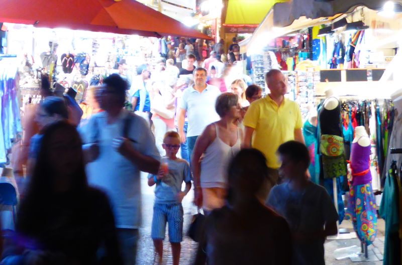 Les marchés nocturnes des Landes et du Pays basque